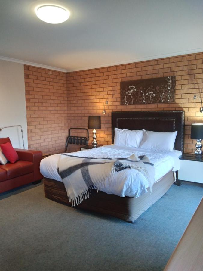 מריבורו Bristol Hill Motor Inn מראה חיצוני תמונה