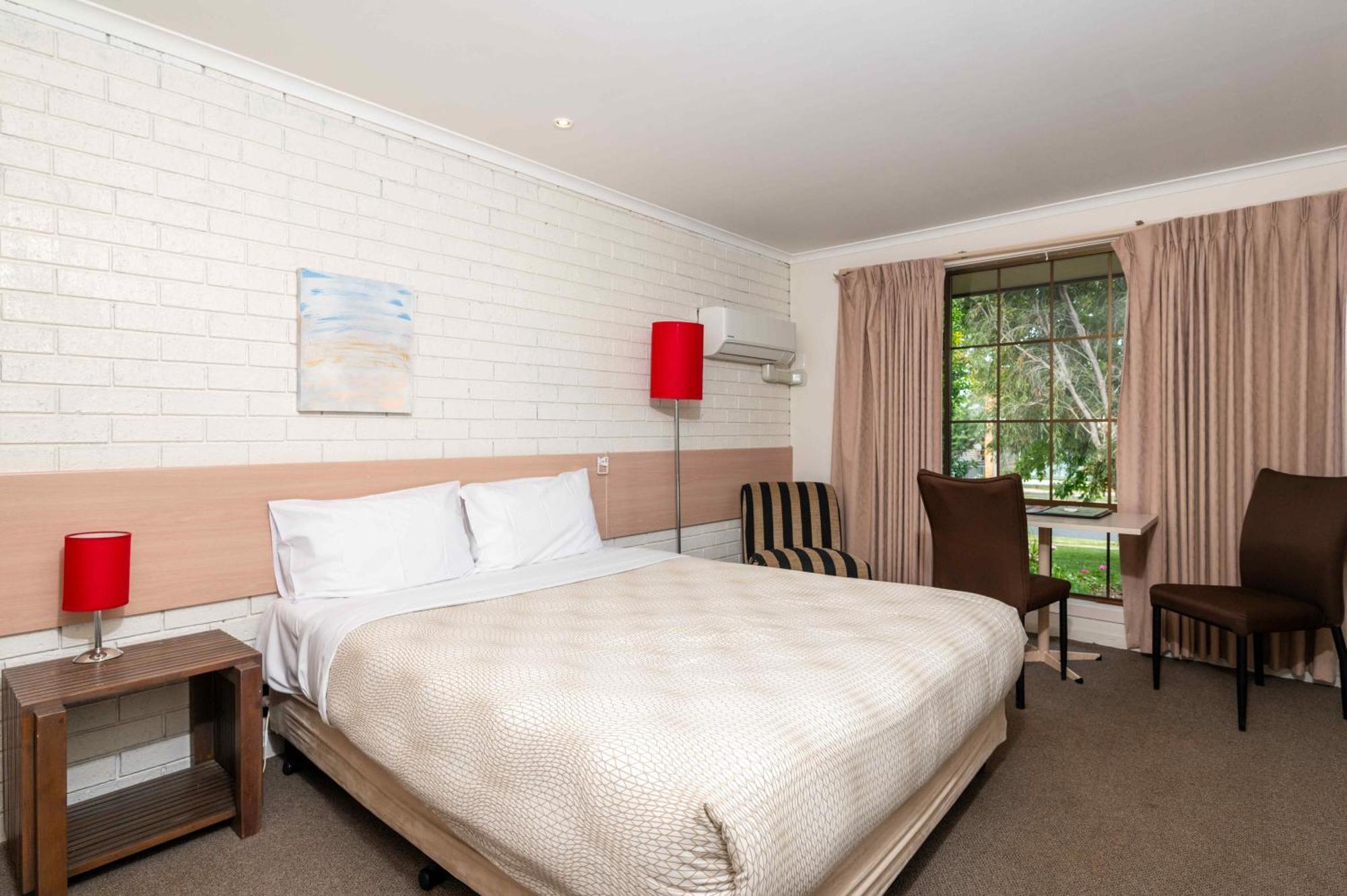 מריבורו Bristol Hill Motor Inn מראה חיצוני תמונה