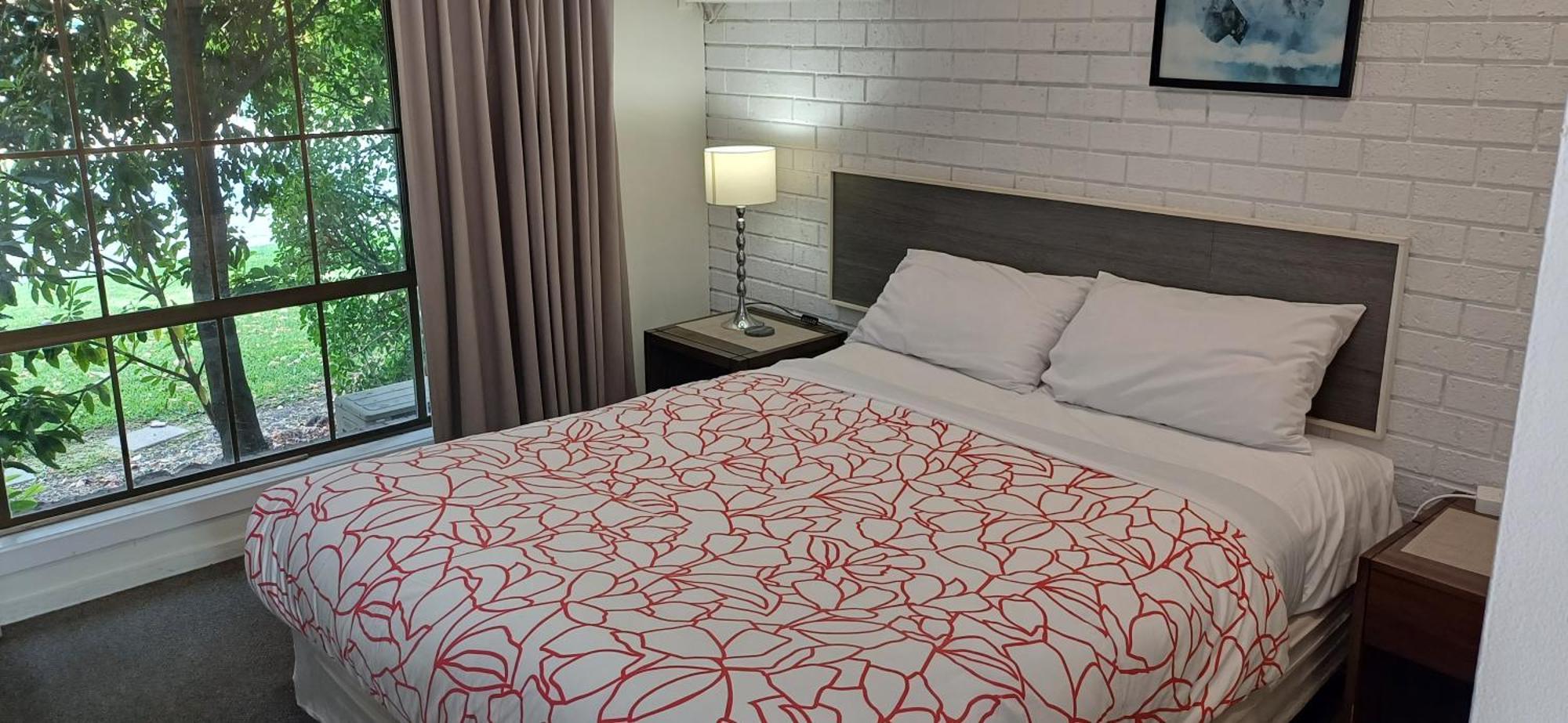מריבורו Bristol Hill Motor Inn מראה חיצוני תמונה