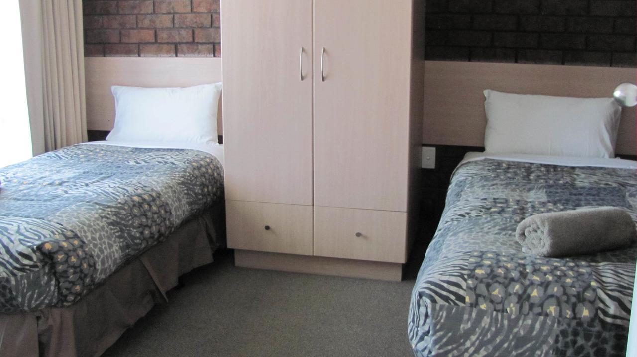 מריבורו Bristol Hill Motor Inn מראה חיצוני תמונה