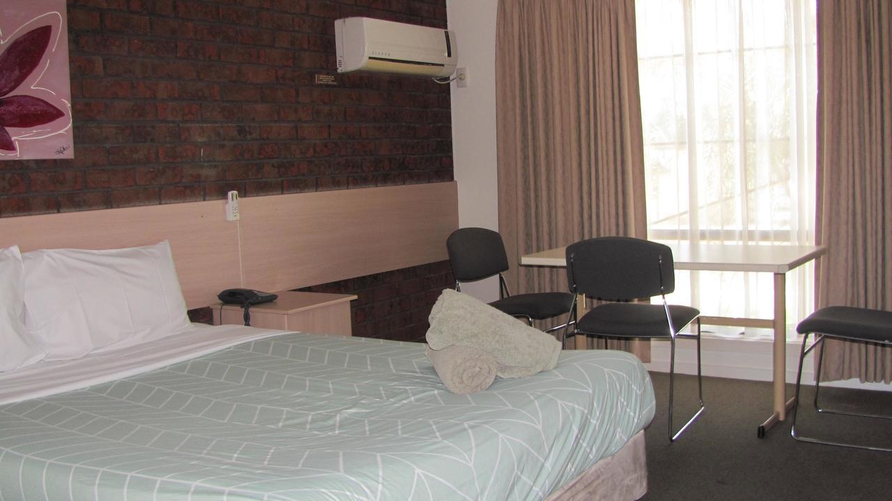מריבורו Bristol Hill Motor Inn מראה חיצוני תמונה