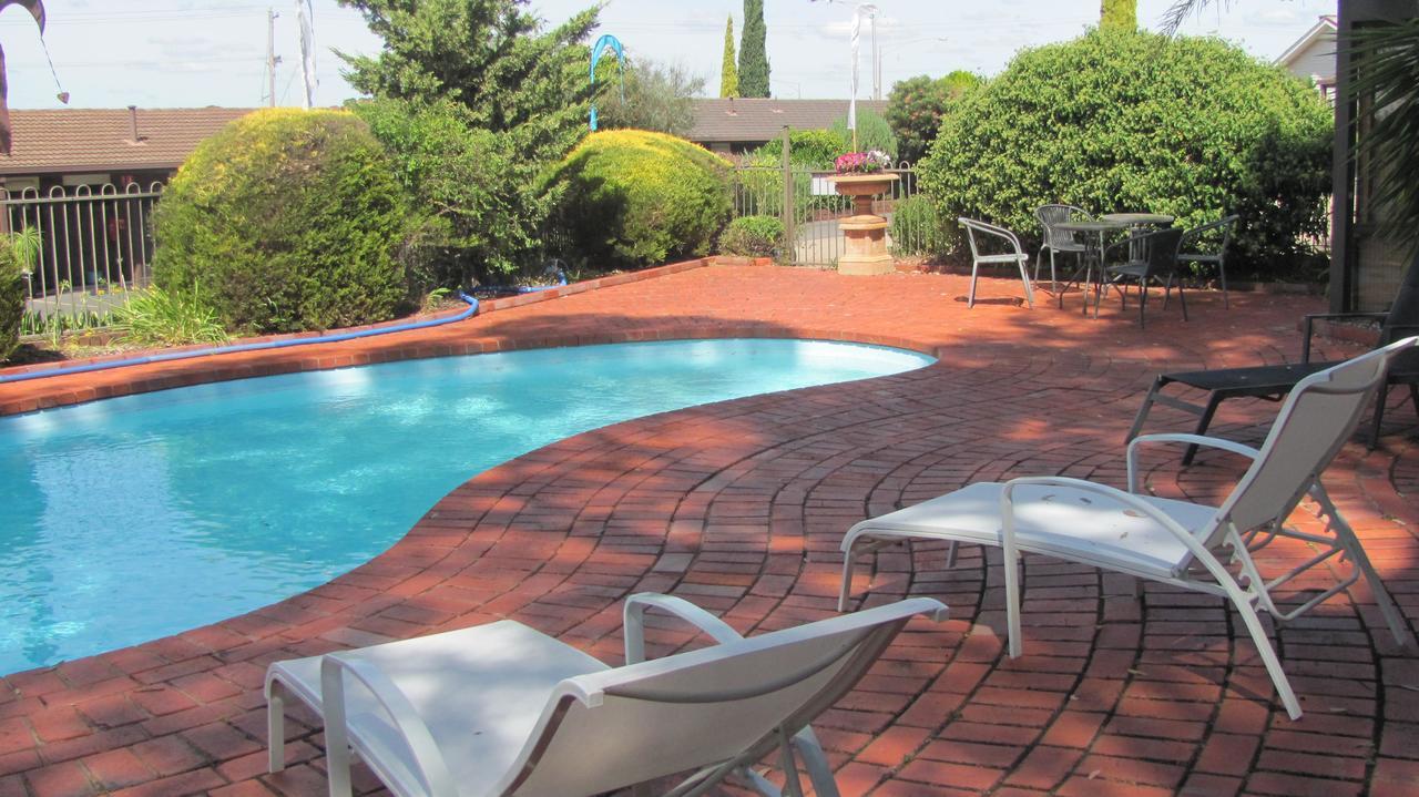 מריבורו Bristol Hill Motor Inn מראה חיצוני תמונה
